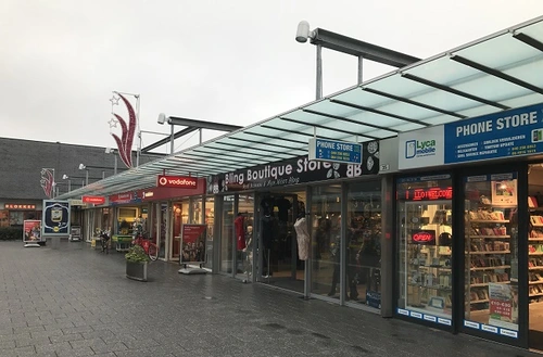 winkels die geopend zijn bij winkelcentrum woensel