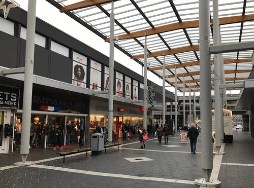 Winkelcentrum woensel in Eindhoven Noord